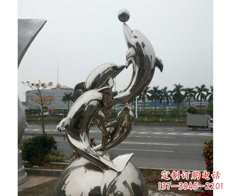 潍坊海豚雕塑多功能不锈钢跳跃玩球