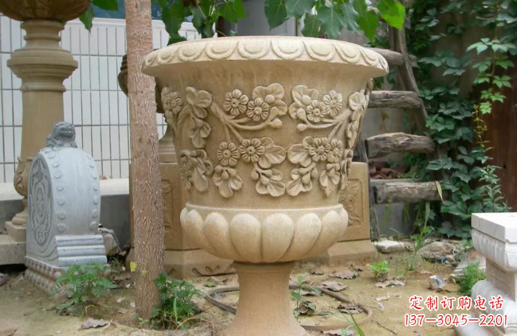 潍坊公园大理石花盆雕塑