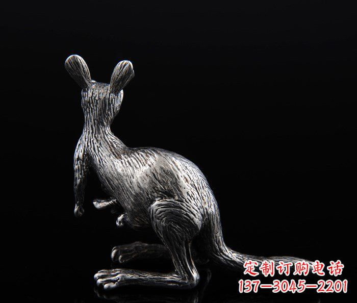 潍坊公园袋鼠动物铜雕 (2)