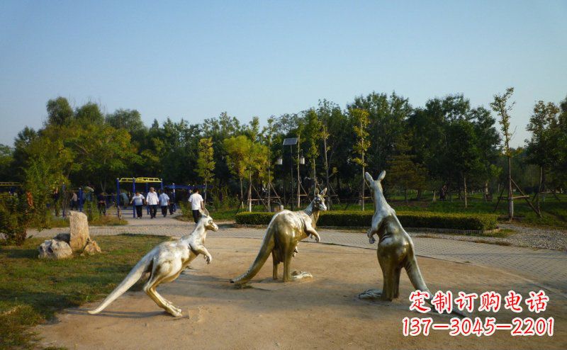 潍坊公园袋鼠动物铜雕 (3)