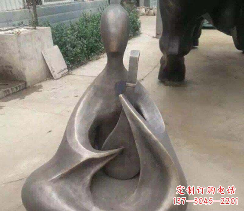潍坊抽象景观弹琵琶铜雕