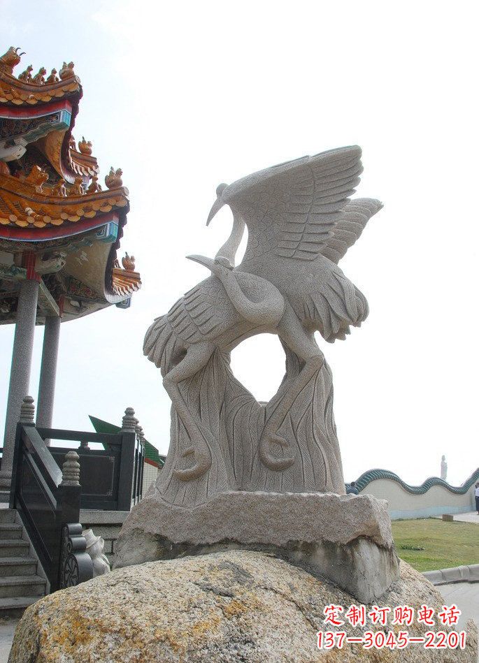 潍坊公园动物大理石仙鹤雕塑