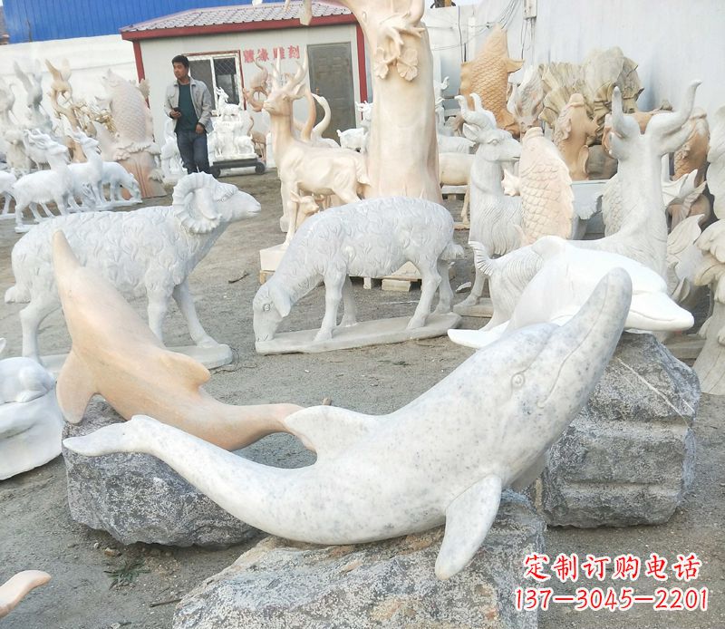 潍坊公园动物海豚石雕