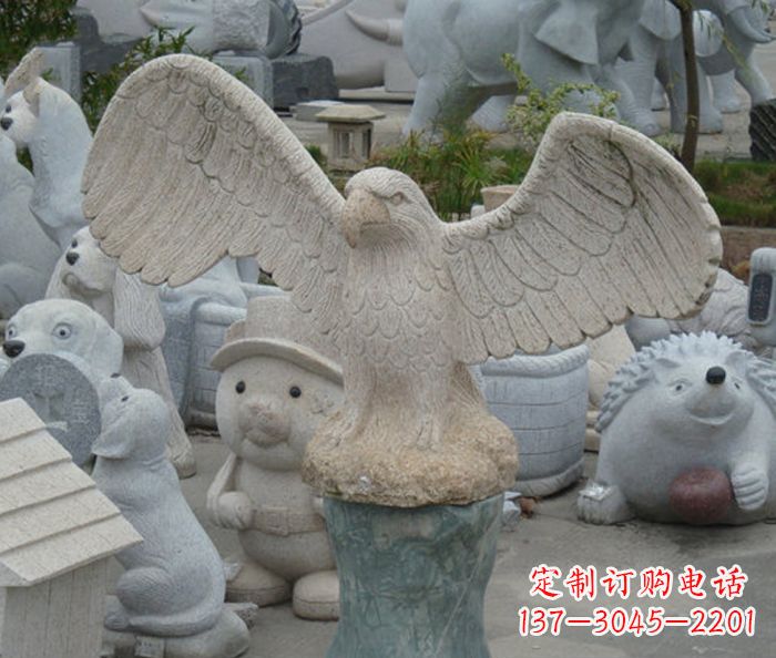潍坊公园动物老鹰石雕