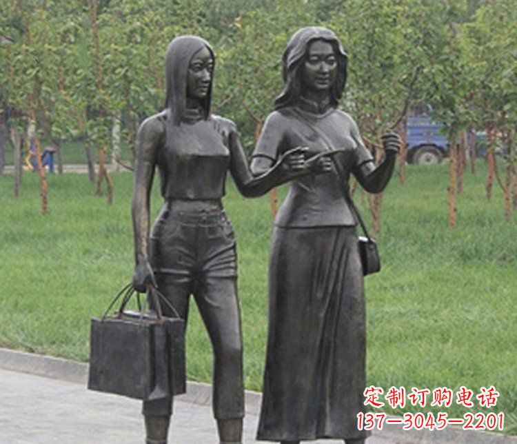 潍坊艺术精品铜雕——公园逛街女性人物铜雕塑