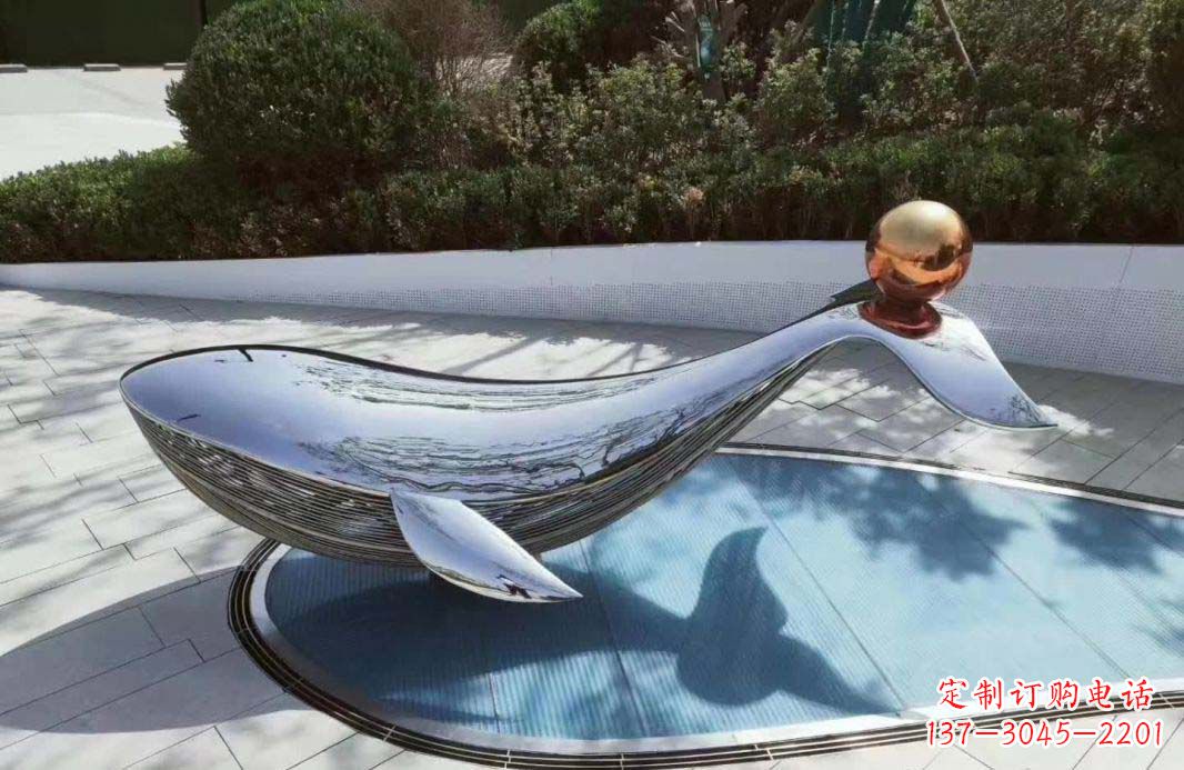 潍坊新颖独特的镜面不锈钢海豚雕塑