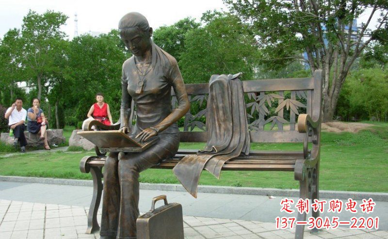 潍坊把童真雕刻在铜雕中——女孩雕塑