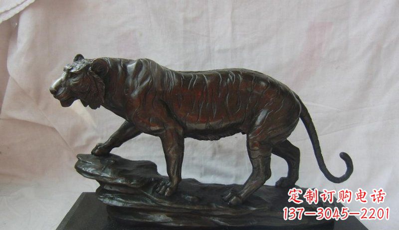 潍坊公园老虎动物铜雕 (5)