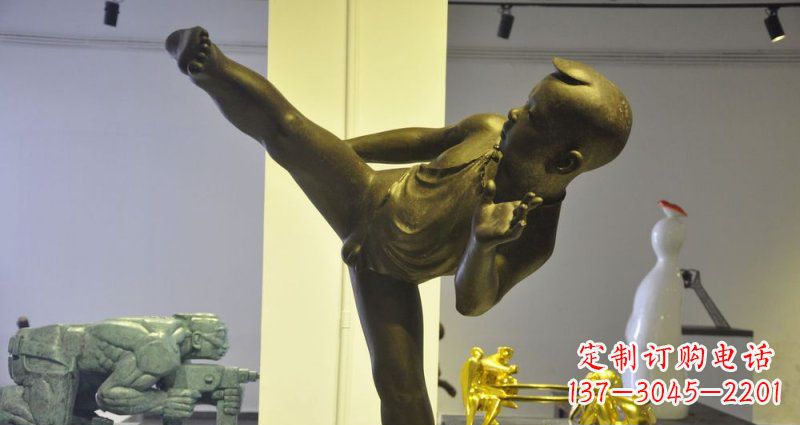 潍坊公园练功夫的小男孩人物铜雕
