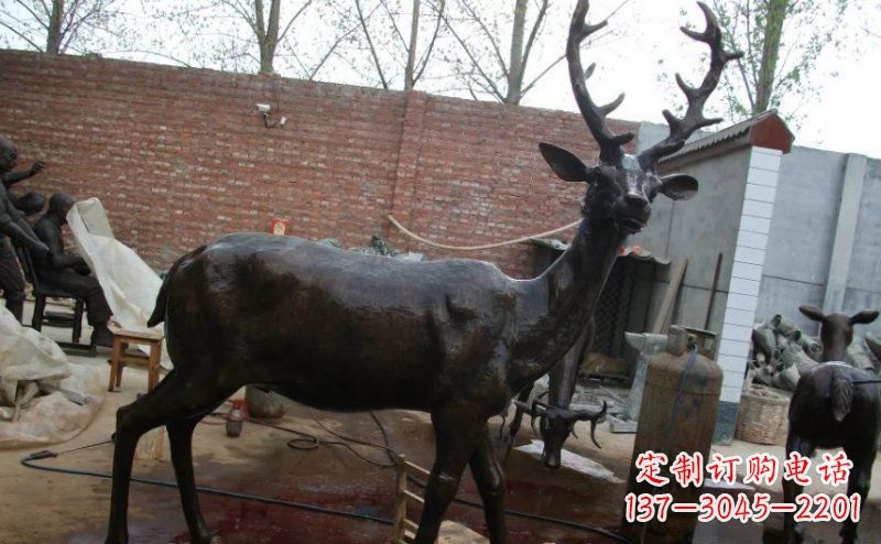 潍坊精美梅花鹿铜雕,施展艺术之美