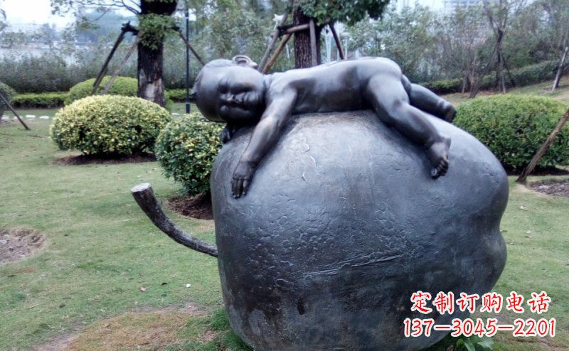 潍坊精致可爱的苹果雕塑
