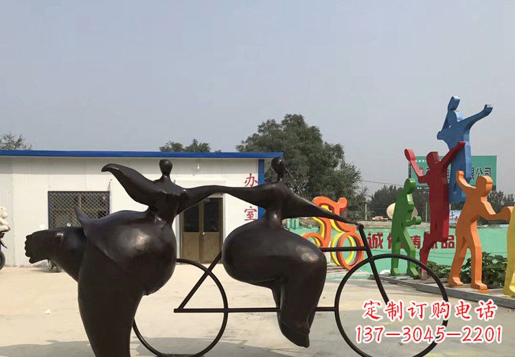 潍坊青春无悔,精致自行车雕塑