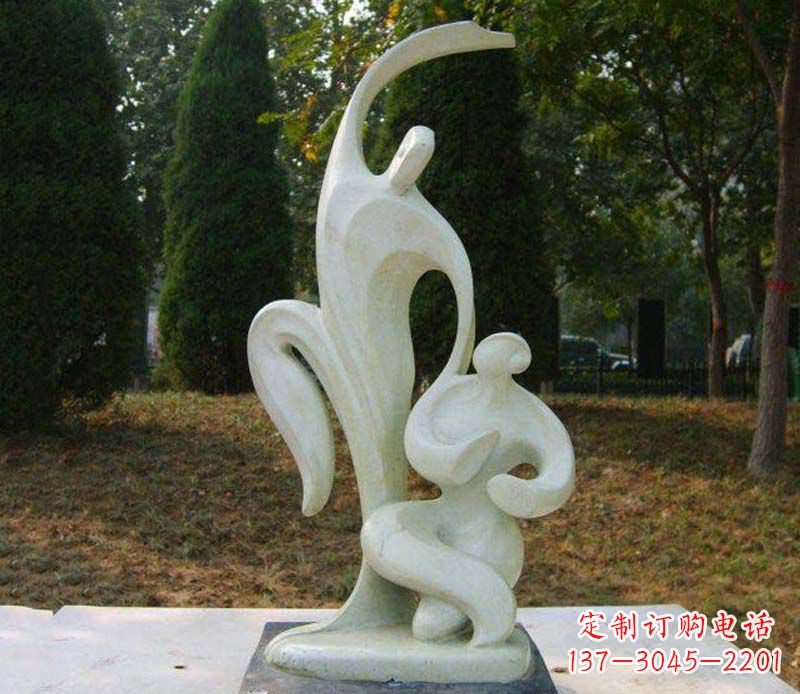 潍坊恒久之爱公园情侣抽象人物雕塑