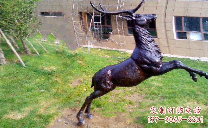 潍坊跳跃的鹿动物铜雕