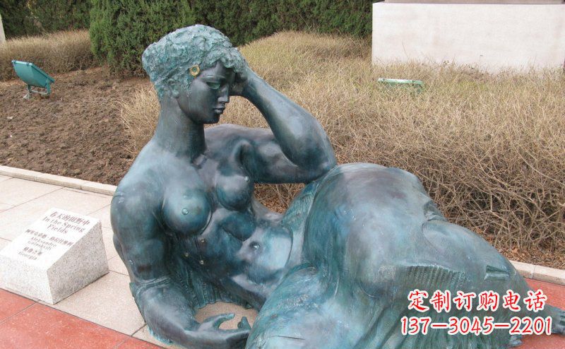 潍坊铜质女性人物雕塑