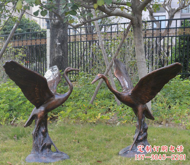 潍坊高雅实木雕刻精美仙鹤景观玻璃钢仿铜摆件
