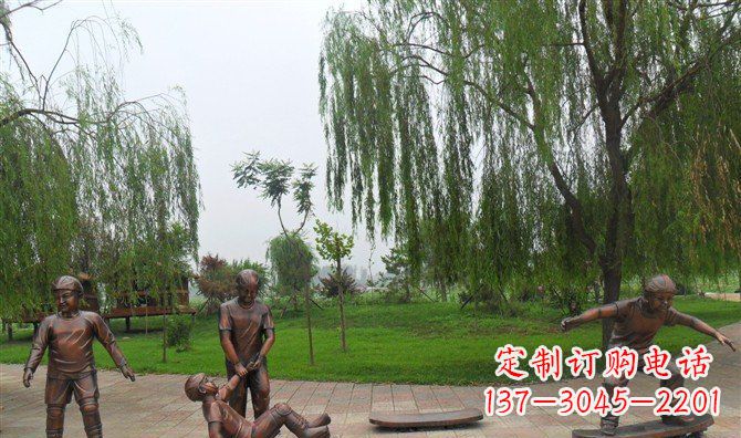 潍坊多彩童年,铜雕小孩游戏人物雕塑