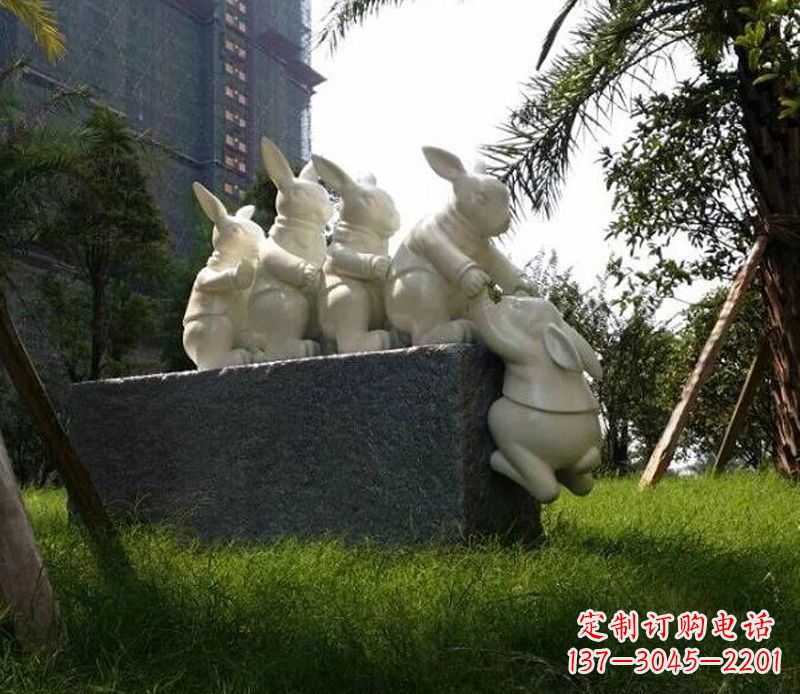 潍坊中领雕塑精美兔子石雕