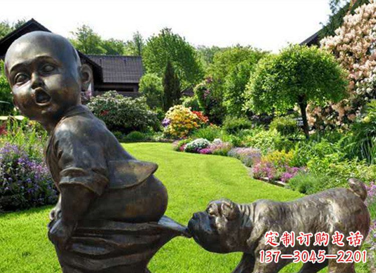 潍坊小孩咬小狗大雕塑