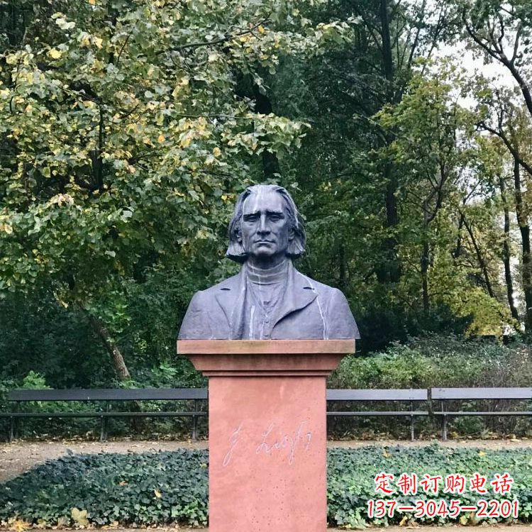 潍坊钢琴音乐家肖邦的经典雕塑