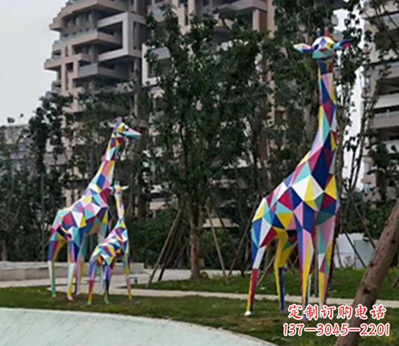 潍坊公园长颈鹿雕塑