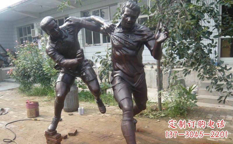 潍坊领雕塑卓越的足球雕塑技艺