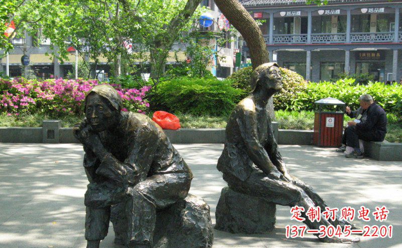 潍坊充满深情的老人铜雕