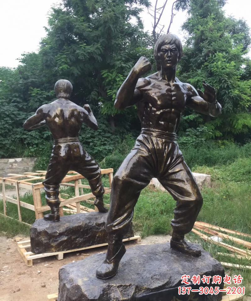 潍坊荣耀李小龙,经典之作——“功夫之王”铜雕塑
