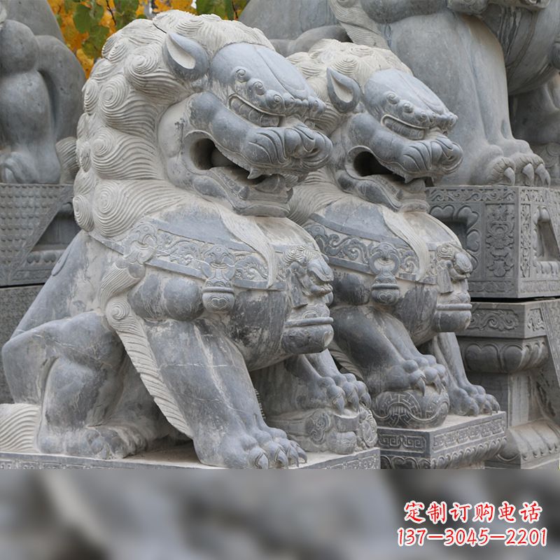 潍坊中领雕塑:仿故宫青石狮子雕塑