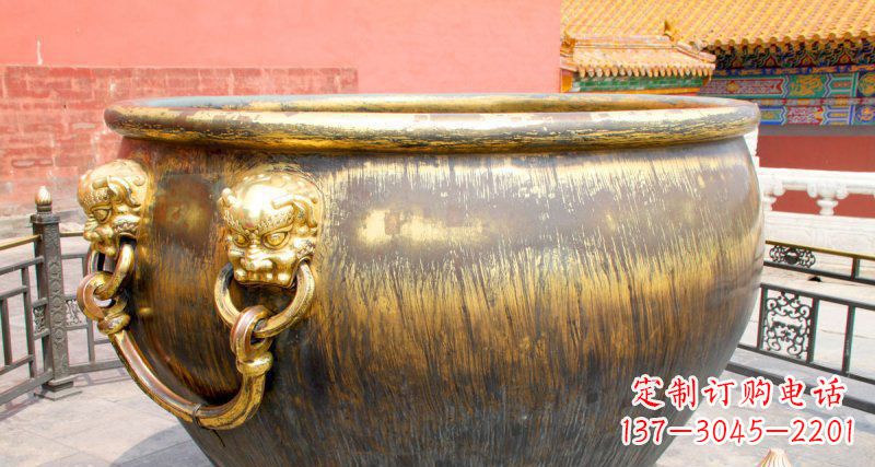 潍坊故宫圆形水缸铜雕