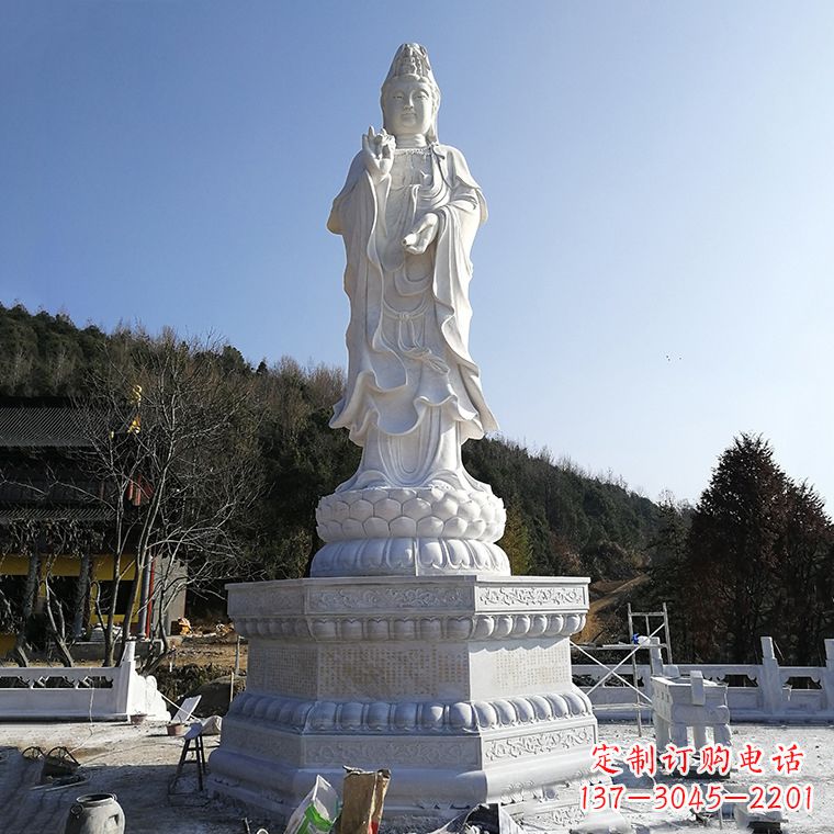 潍坊公园雍容华贵的观音石雕