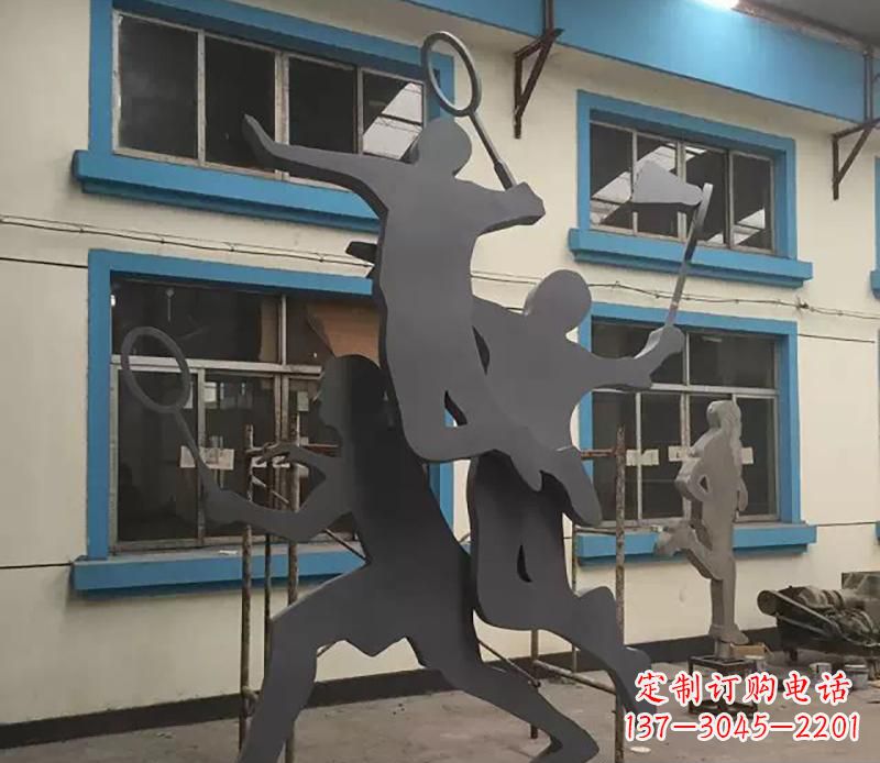 潍坊广场不锈钢打羽毛球雕塑