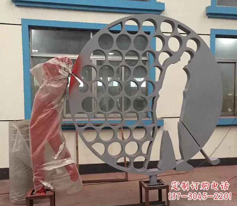 潍坊广场不锈钢打高尔夫球雕塑
