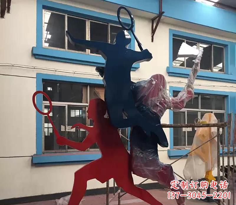 潍坊广场不锈钢打羽毛球雕塑2