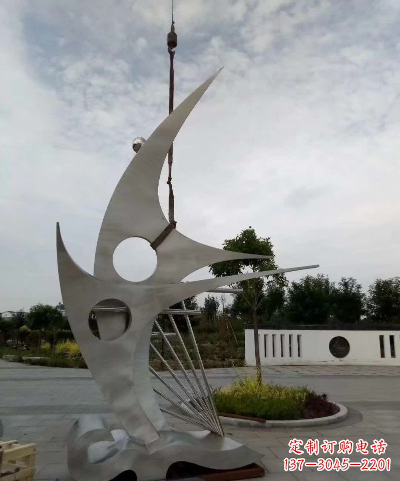 潍坊广场不锈钢帆船景观雕塑