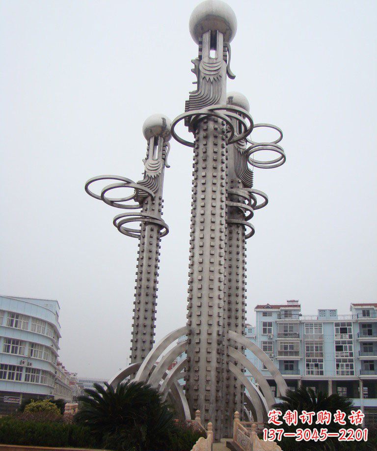 潍坊广场不锈钢龙柱雕塑