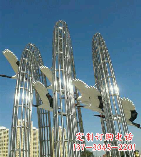 潍坊广场不锈钢镂空雄鹰雕塑