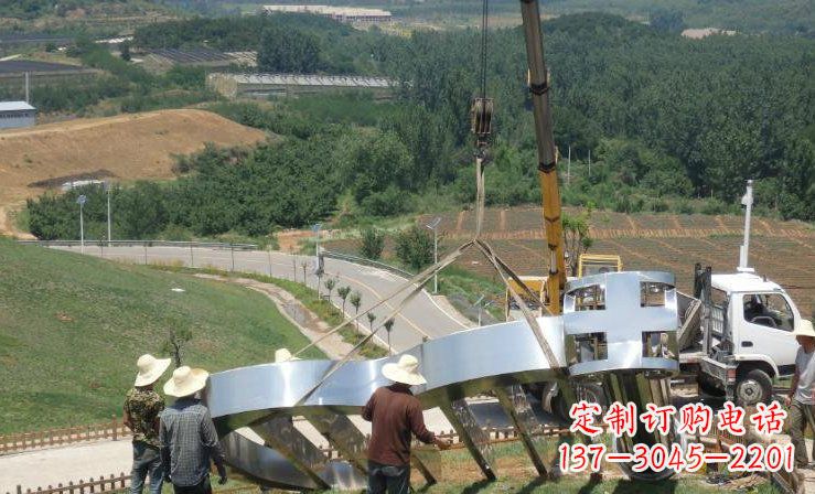潍坊中领雕塑:高质量不锈钢竖琴雕塑