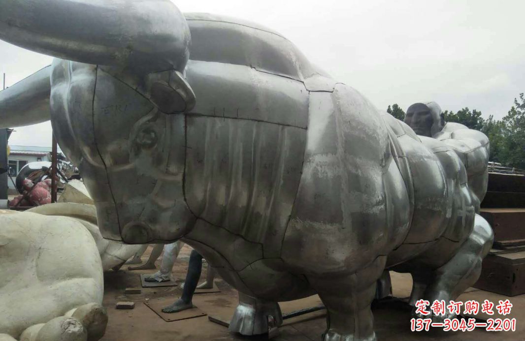 潍坊广场不锈钢拓荒牛景观雕塑