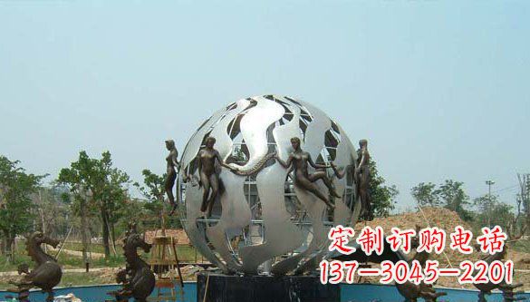 潍坊高雅大气不锈钢圆球喷泉雕塑