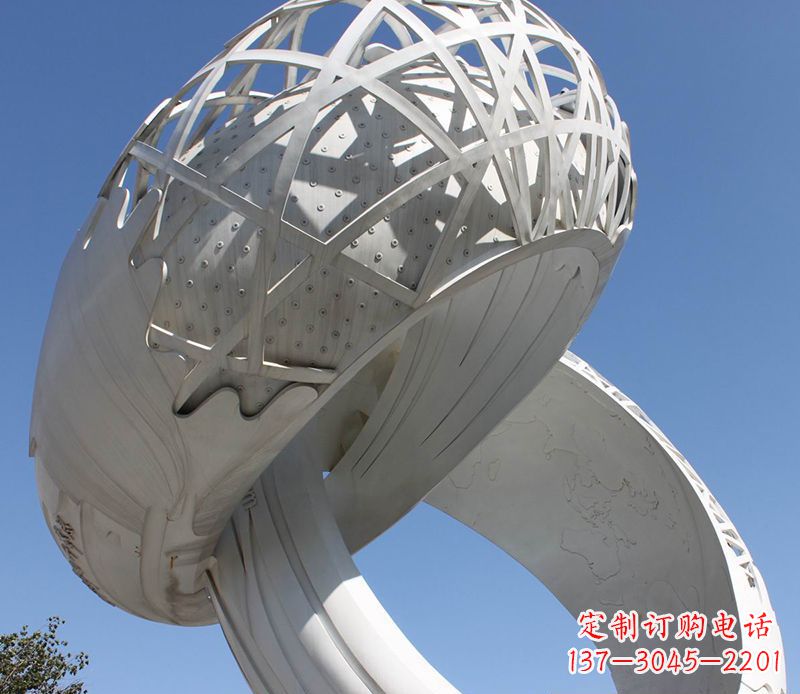 潍坊广场戒指不锈钢雕塑