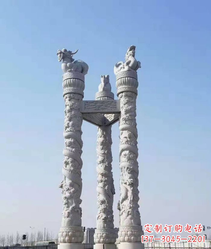 潍坊领雕塑:十二生肖石柱多彩景观