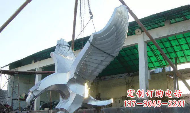 潍坊广场老鹰不锈钢雕塑
