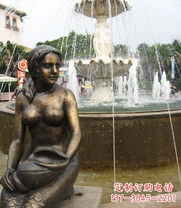 潍坊广场拿海螺的美人鱼景观铜雕