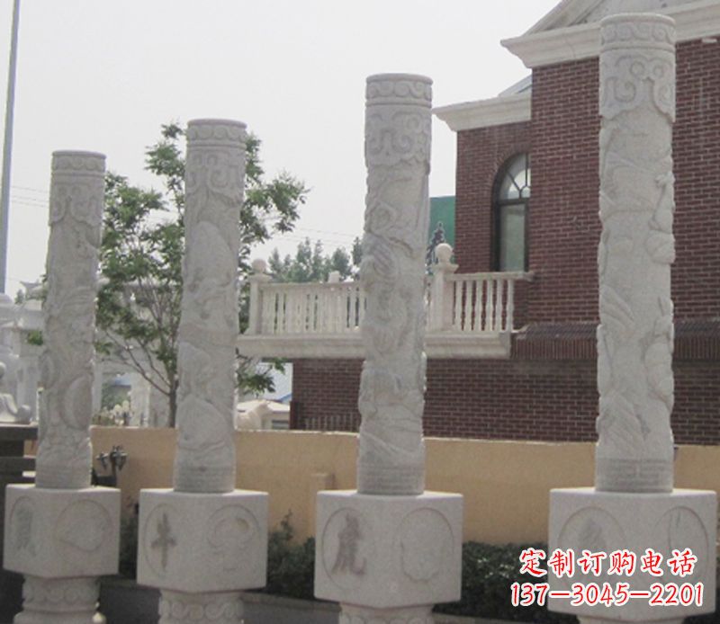 潍坊广场十二生肖柱子石雕