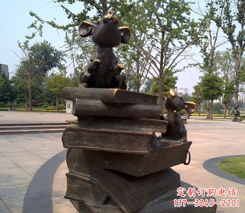 潍坊广场十二生肖铜雕塑