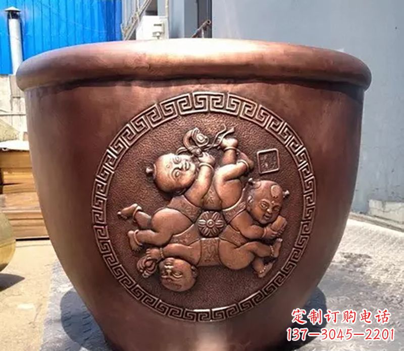 潍坊中领雕塑出品,高端水缸铜雕塑
