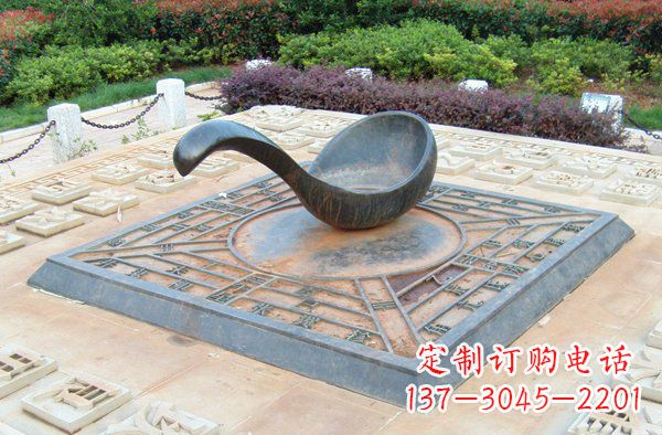 潍坊广场指南针景观铜雕