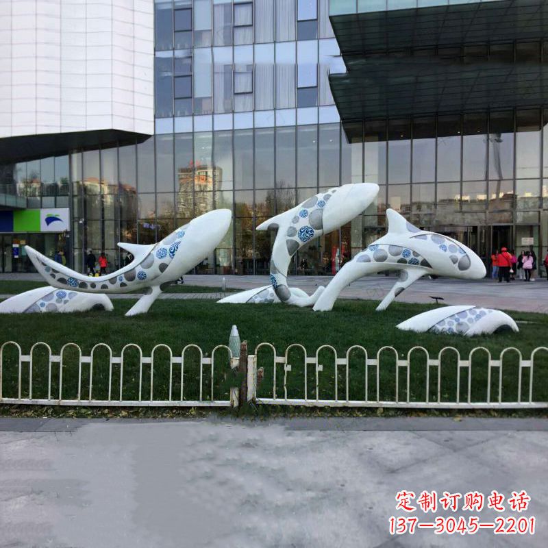 潍坊城市绿地观赏海豚雕塑