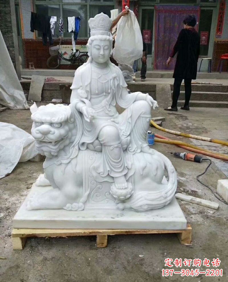 潍坊汉白玉乘狮子的文殊菩萨
